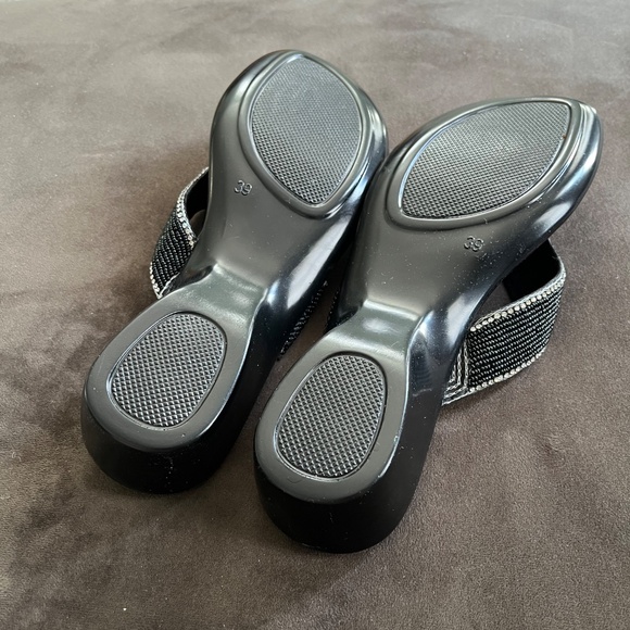 Women Sandals - NWOT - Picture 3 of 3